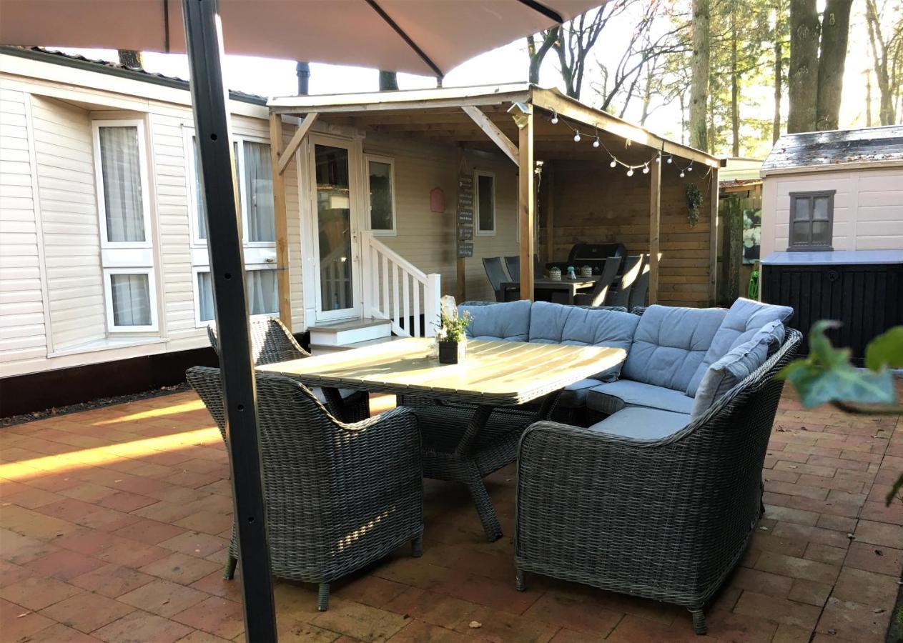 Prachtige Luxe Chalet Op De Veluwe Nabij Hoenderloo Dış mekan fotoğraf